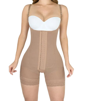 Hourglass Bodyshorts With Hooks Shapewear